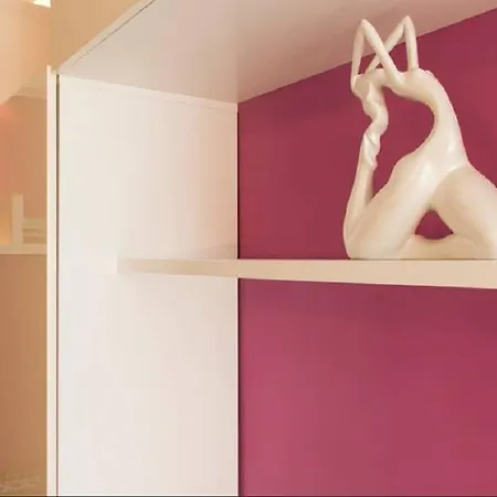 White Lady Studio *