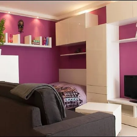 White Lady Studio Apartment *
